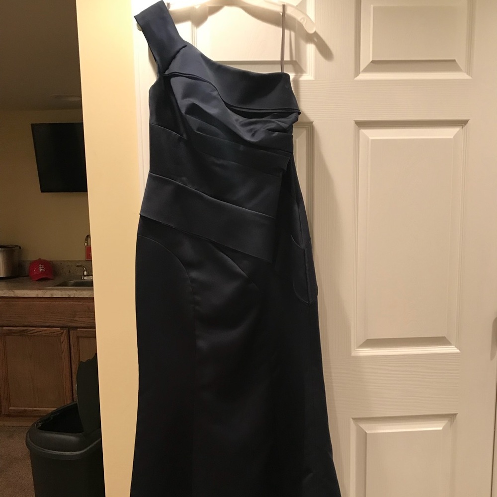 Vera Wang one shoulder gown